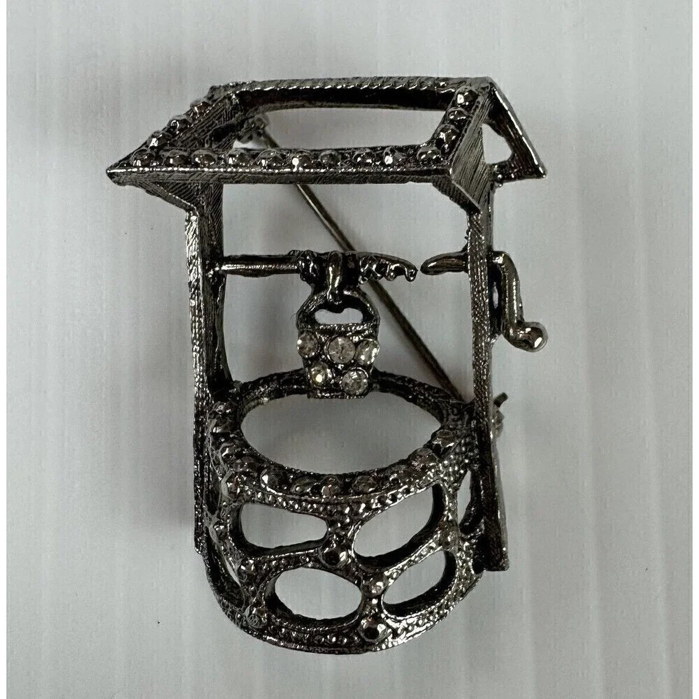 Vintage Wishing Well Brooch Silver Tone Rhinestone Figural Novelty Pin